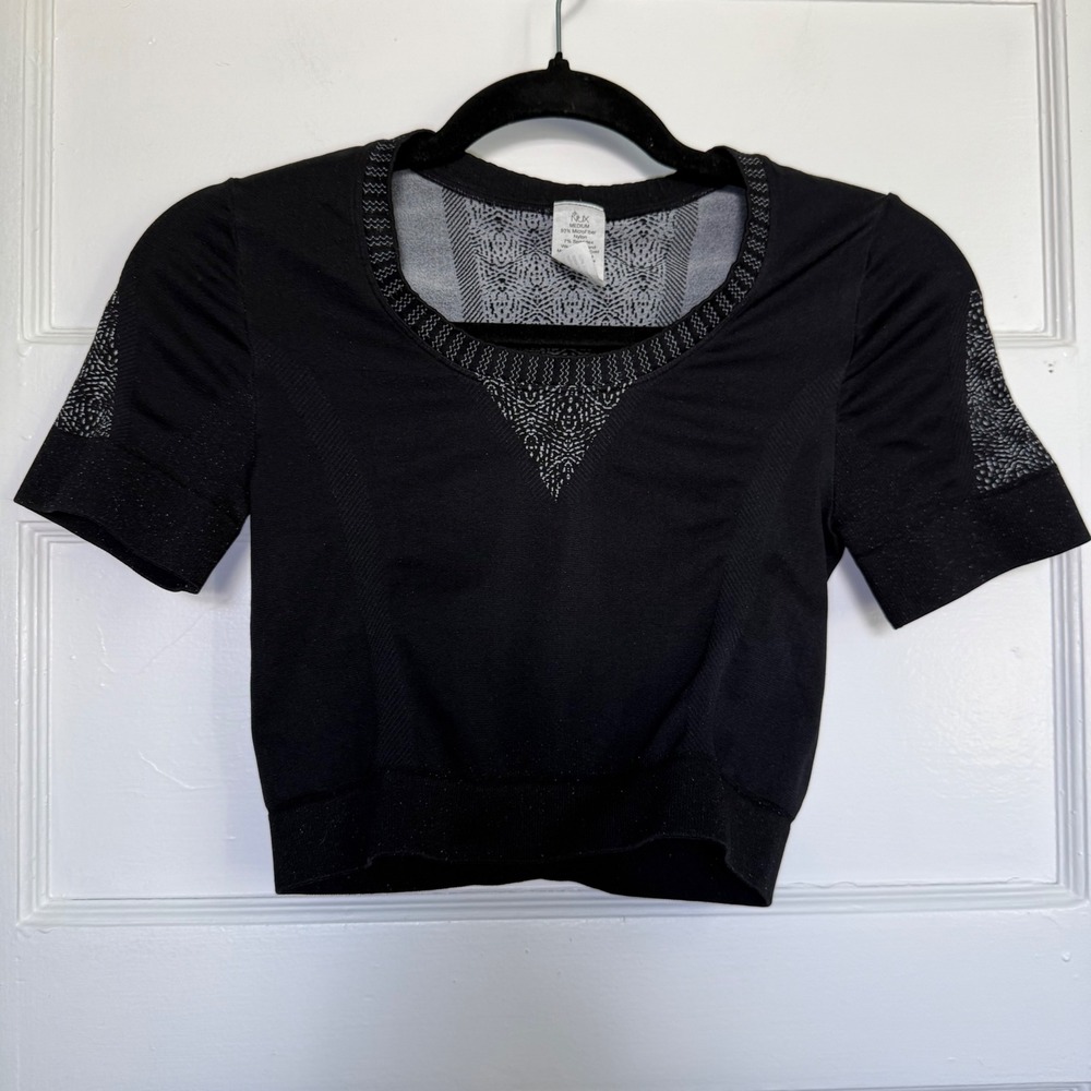 NUX Women Black Jacquard Seamless Crop Top Short Sleeve Activewear Shirt Medium